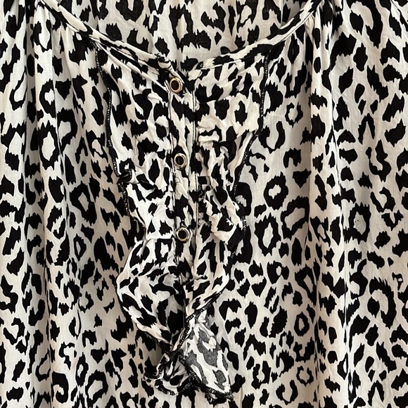 Criss Cross leopard print blouse size large - Picture 2 of 10